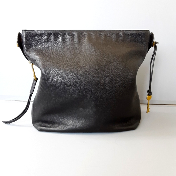 Fossil shoulder bag is a stylish - Picture 1 of 10